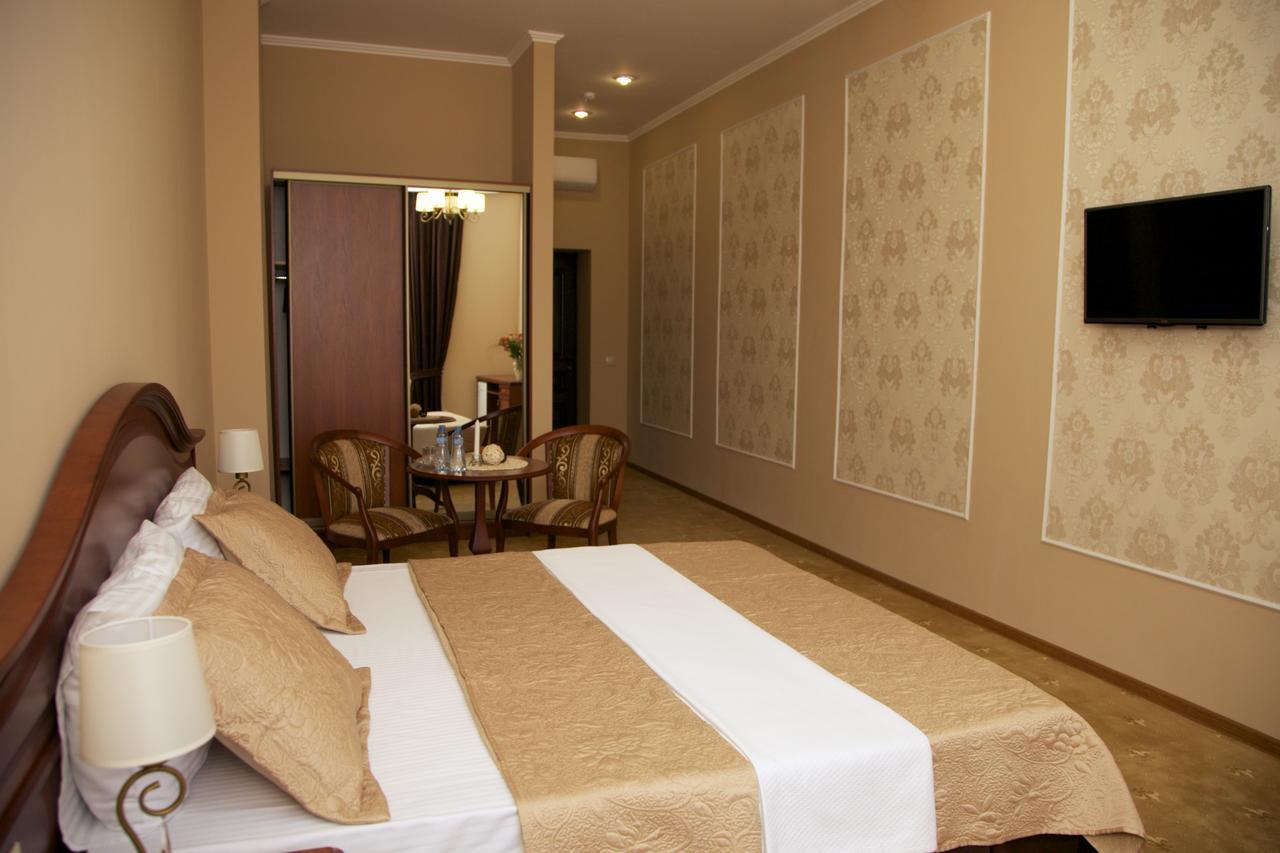 Dioskuria Hotel Сухумі Екстер'єр фото
