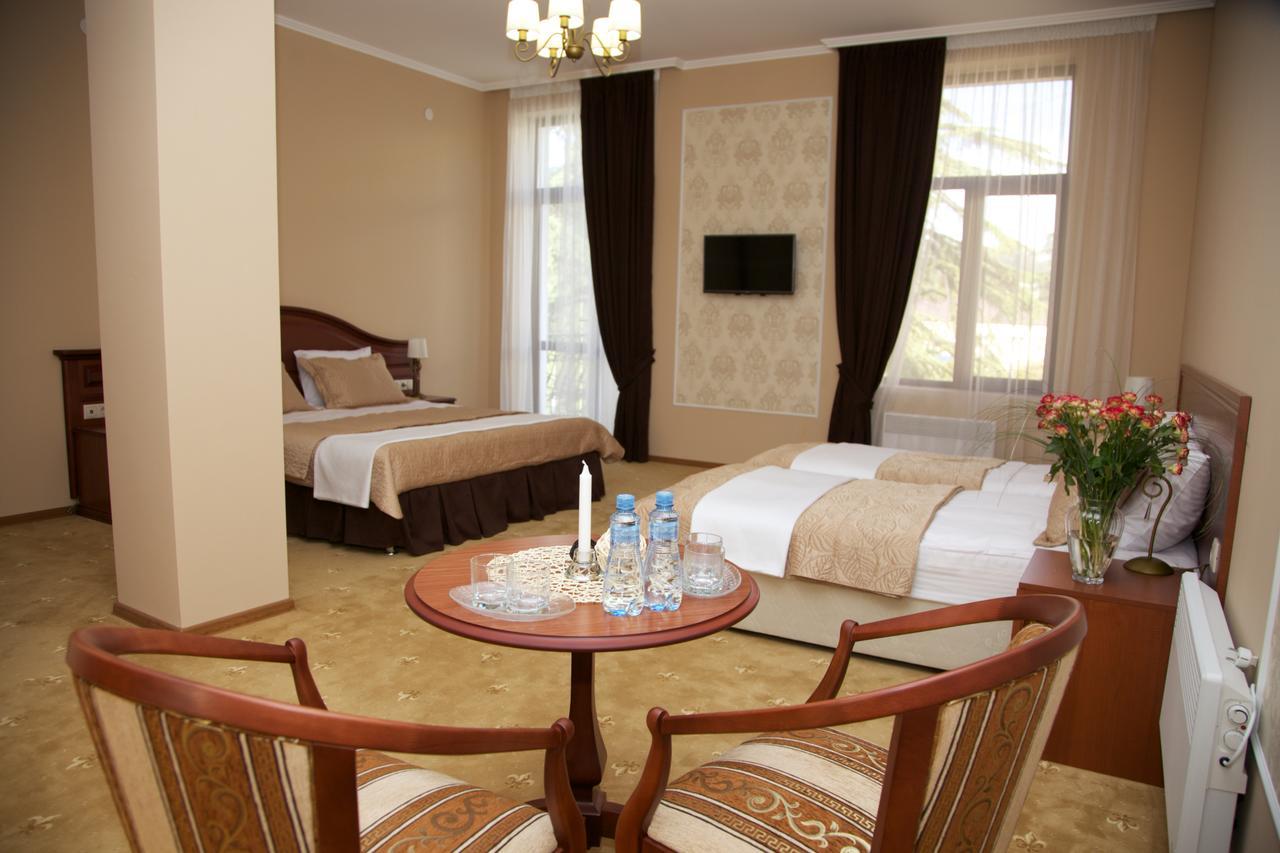Dioskuria Hotel Сухумі Екстер'єр фото